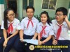 Nguyễn Dương Kim Hảo (thứ 2 từ trái qua) ngồi với các bạn cùng lớp - Ảnh B.Thanh